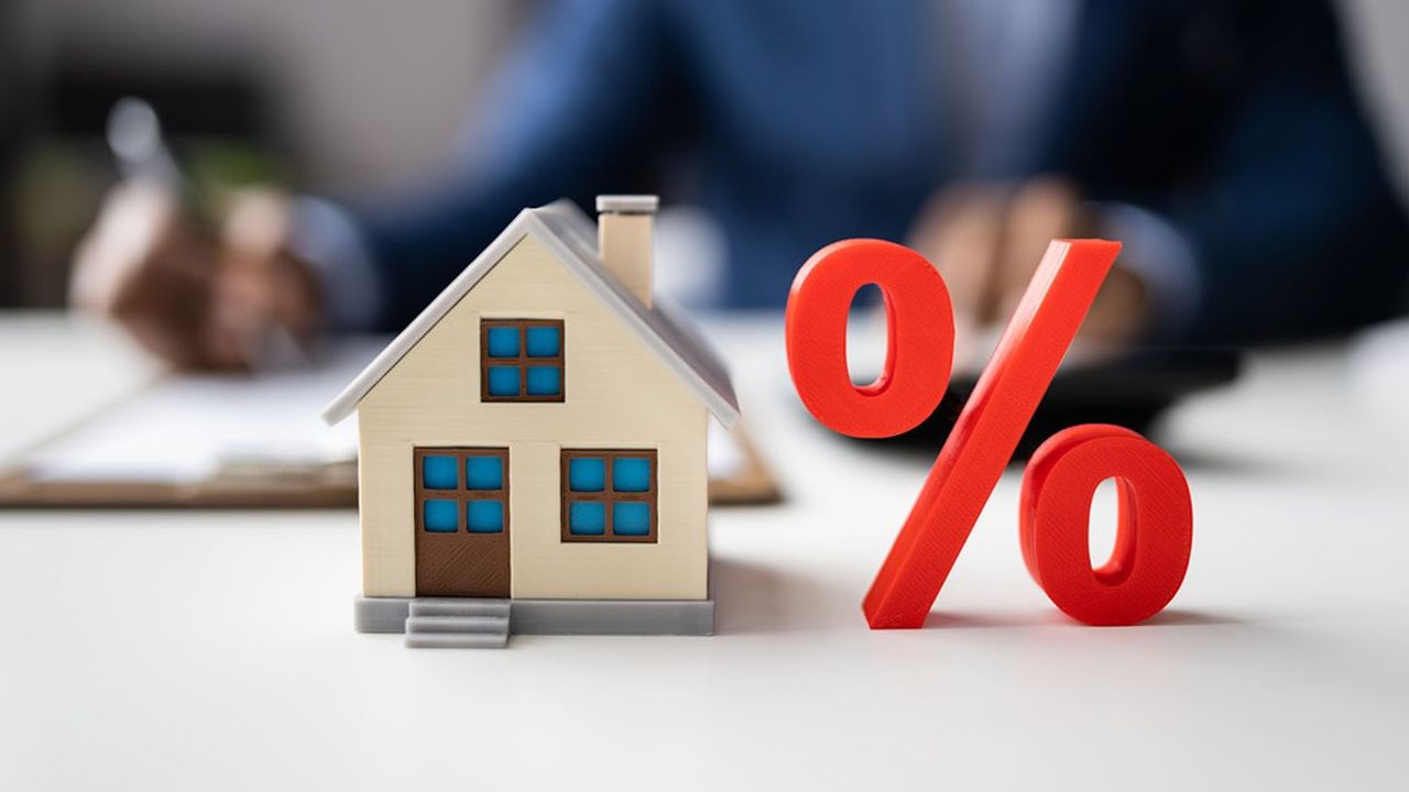 Hausse des taux et baisse des prix de l’immobilier : Acheter rapidement ou attendre ?